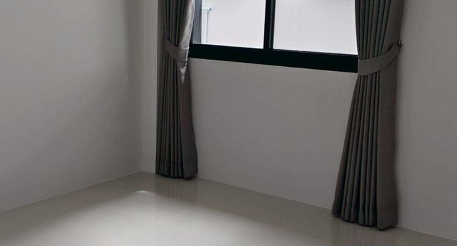 For rent 3 bedrooms house in Saraphi, Chiang Mai