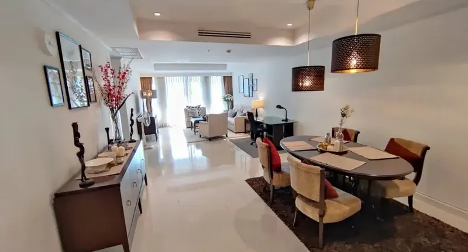 For rent 2 bedrooms condo in Watthana, Bangkok
