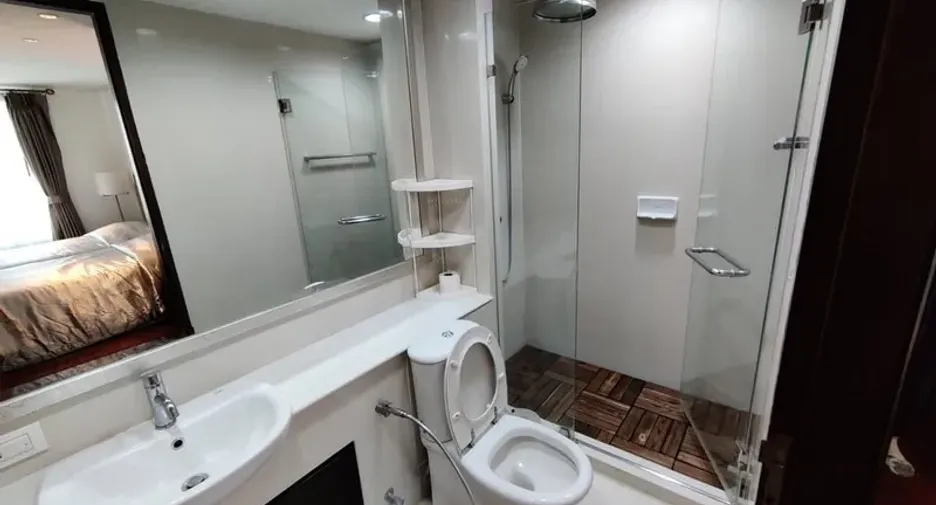 For rent 2 bedrooms condo in Watthana, Bangkok