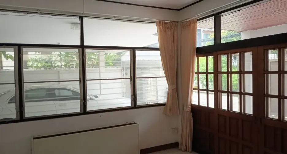 For sale 3 bedrooms house in Watthana, Bangkok