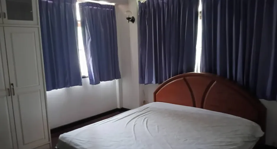 For sale 3 bedrooms house in Watthana, Bangkok
