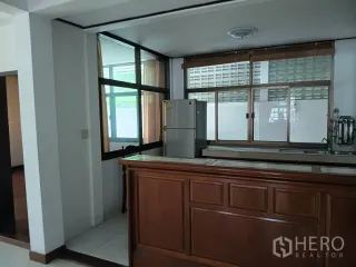 For sale 3 bedrooms house in Watthana, Bangkok