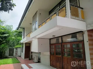 For sale 3 bedrooms house in Watthana, Bangkok