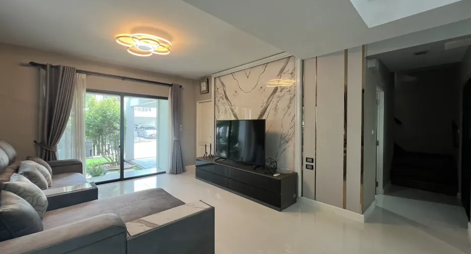 À louer 4 chambres maison à Bang Phli, Samut Prakan