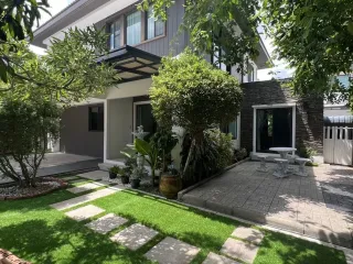 À louer 4 chambres maison à Bang Phli, Samut Prakan