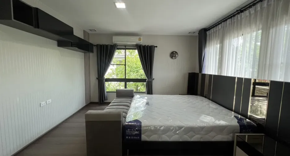 À louer 4 chambres maison à Bang Phli, Samut Prakan