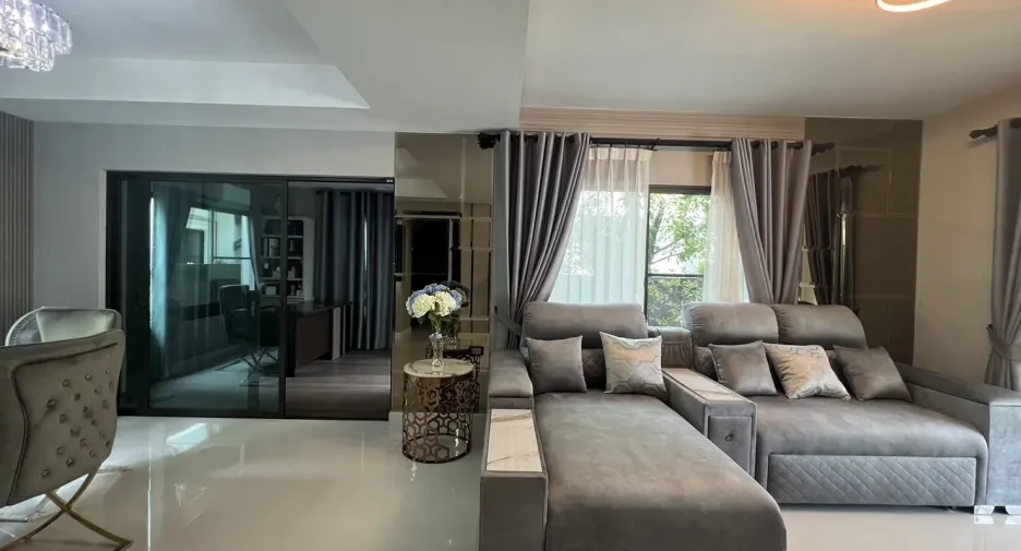 À louer 4 chambres maison à Bang Phli, Samut Prakan