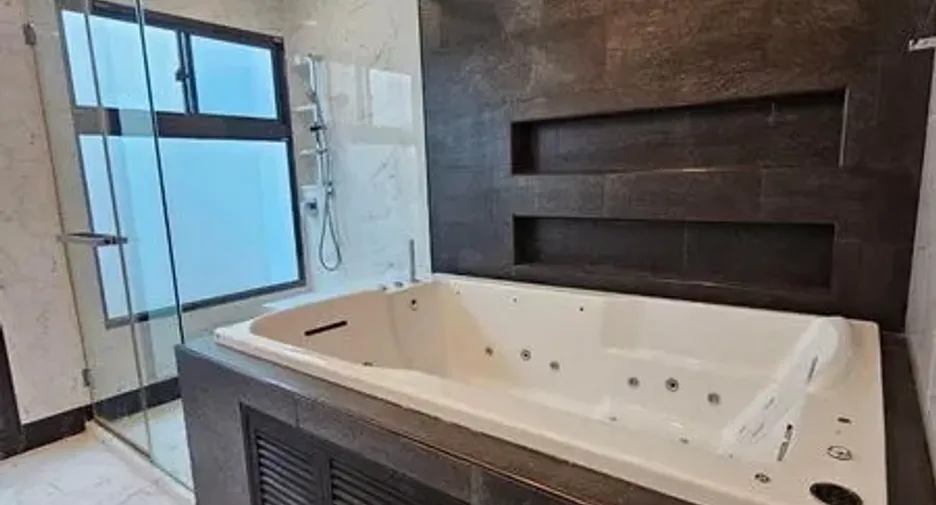 For rent 4 bedrooms house in Bang Phli, Samut Prakan