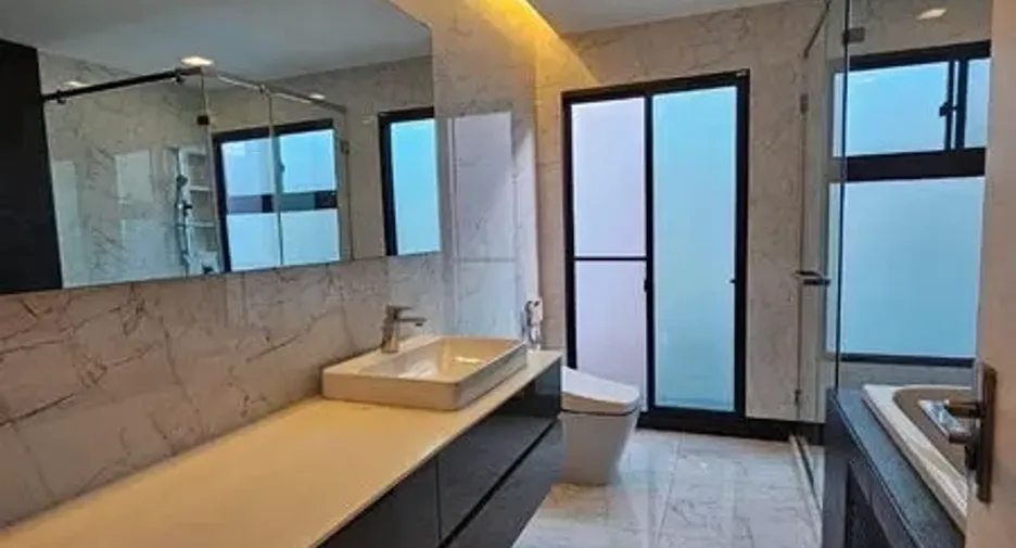 For rent 4 bedrooms house in Bang Phli, Samut Prakan