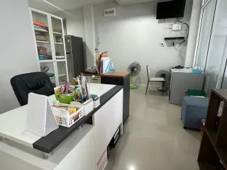 Büro zur Miete mit 6 Zimmer in Khlong Luang, Pathum Thani