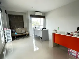 Büro zur Miete mit 6 Zimmer in Khlong Luang, Pathum Thani