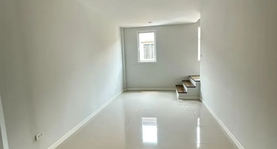 Büro zur Miete mit 6 Zimmer in Khlong Luang, Pathum Thani