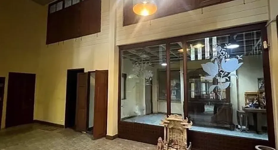 For rent 4 bedrooms office in Lat Phrao, Bangkok