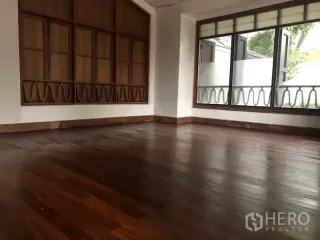 出租 3 卧室 办公室 在 Watthana, 曼谷