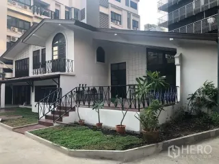 出租 3 卧室 办公室 在 Watthana, 曼谷