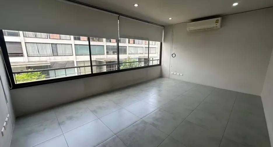For rent 3 bedrooms office in Phra Khanong, Bangkok