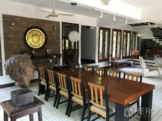 For rent 3 bedrooms house in Watthana, Bangkok