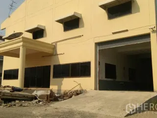 À louer entrepôt à Bang Phli, Samut Prakan