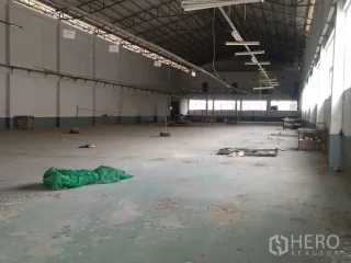 À louer entrepôt à Bang Phli, Samut Prakan
