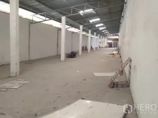 À louer entrepôt à Bang Phli, Samut Prakan