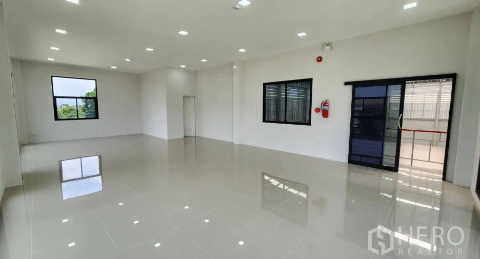 À louer et à vendre entrepôt à Bang Bo, Samut Prakan