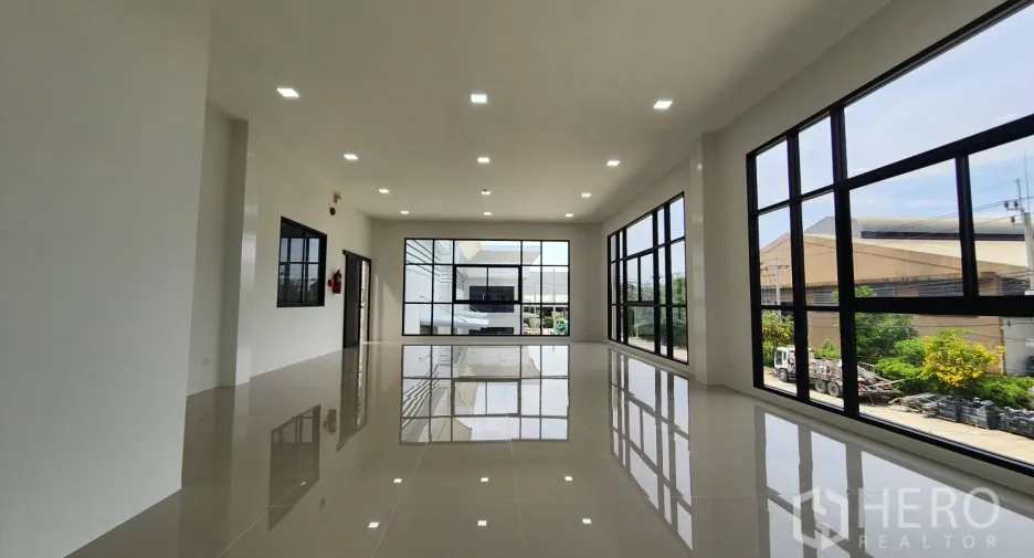 À louer et à vendre entrepôt à Bang Bo, Samut Prakan