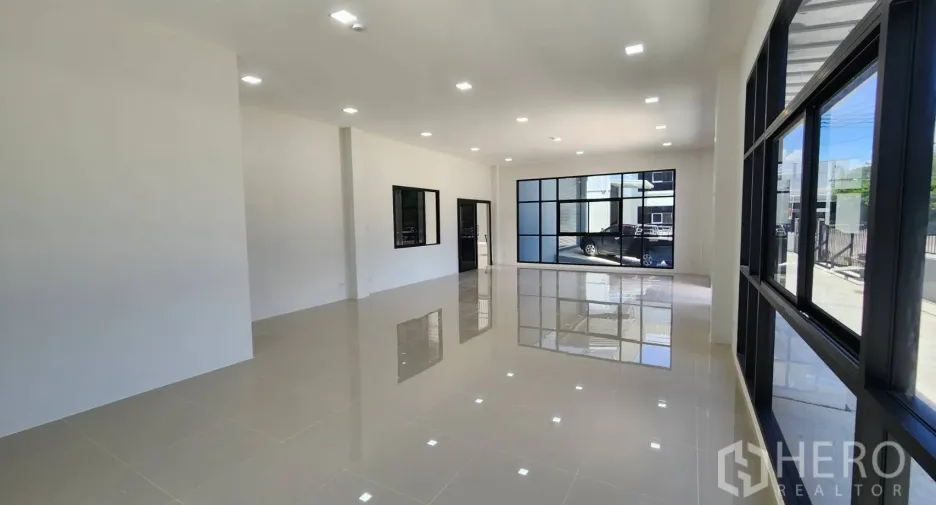 À louer et à vendre entrepôt à Bang Bo, Samut Prakan