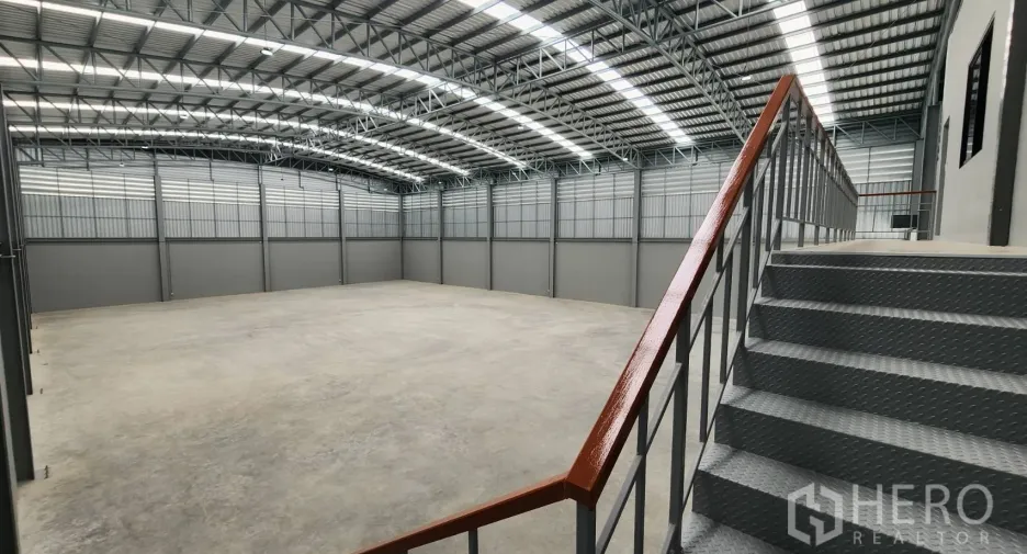 À louer et à vendre entrepôt à Bang Bo, Samut Prakan