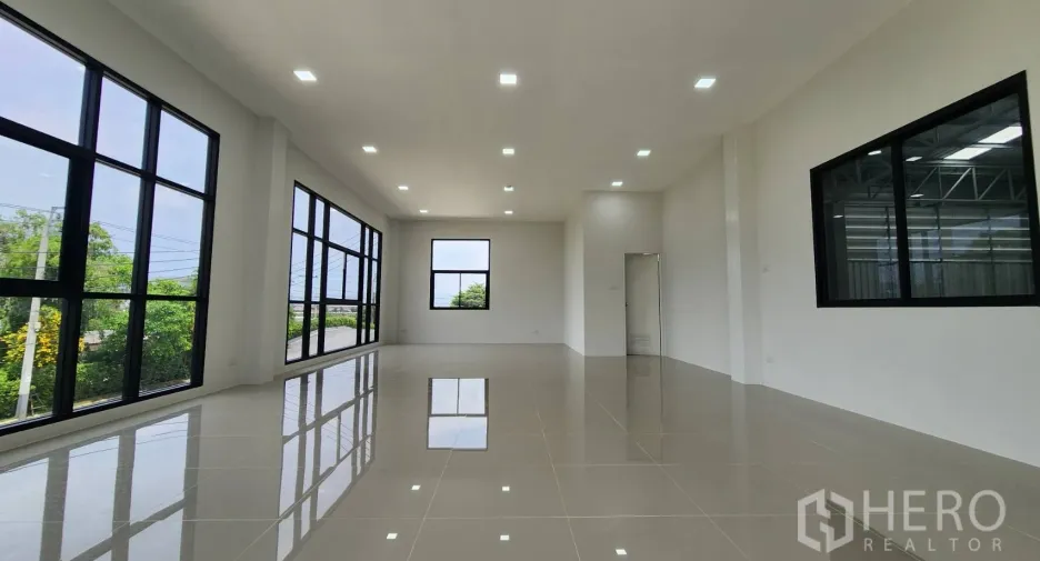 À louer et à vendre entrepôt à Bang Bo, Samut Prakan