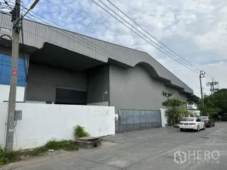 À louer entrepôt à Mueang Samut Prakan, Samut Prakan