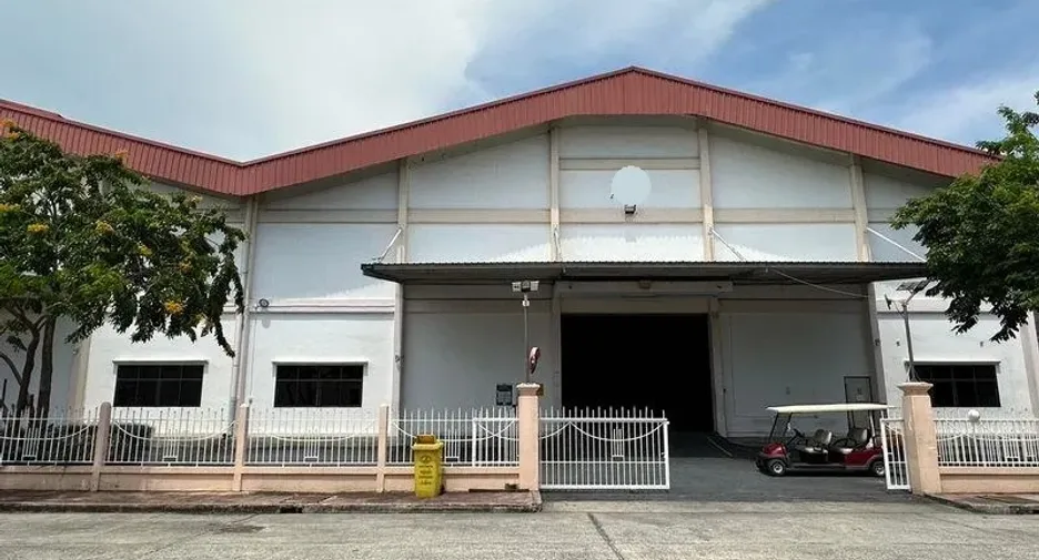 À louer entrepôt à Bang Sao Thong, Samut Prakan