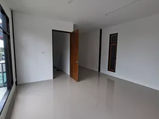 Almacén en alquiler y en venta en Lam Luk Ka, Pathum Thani