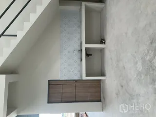 Almacén en alquiler en Lat Lum Kaeo, Pathum Thani