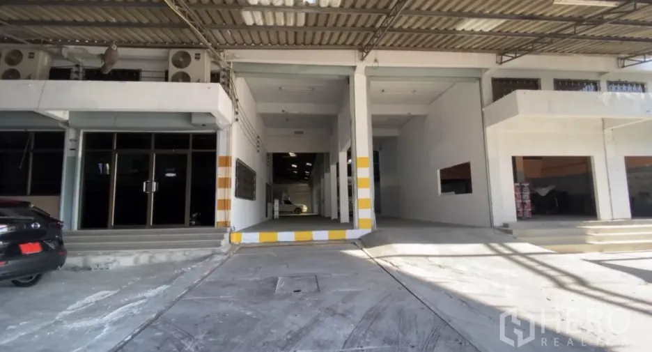 À louer entrepôt à Bang Phli, Samut Prakan