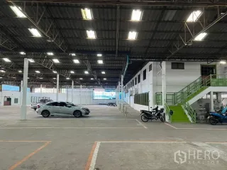 À louer entrepôt à Mueang Samut Prakan, Samut Prakan
