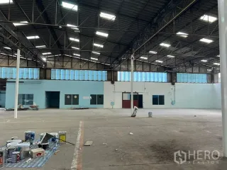 À louer entrepôt à Mueang Samut Prakan, Samut Prakan