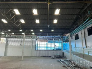 À louer entrepôt à Mueang Samut Prakan, Samut Prakan