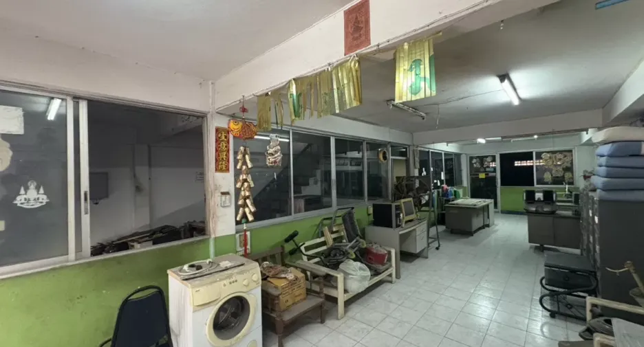 À louer entrepôt à Phra Pradaeng, Samut Prakan