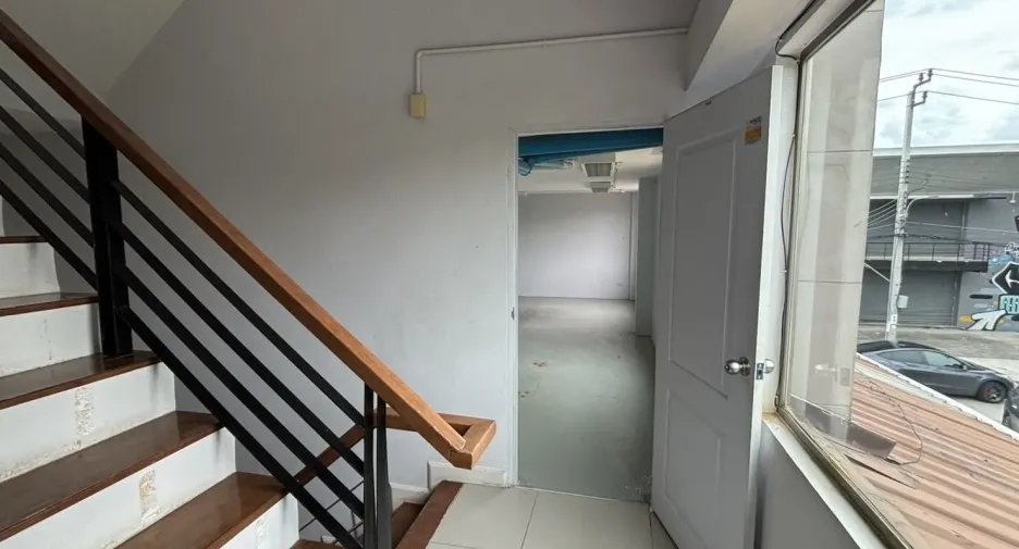 For rent and for sale 3 bedrooms warehouse in Bueng Kum, Bangkok