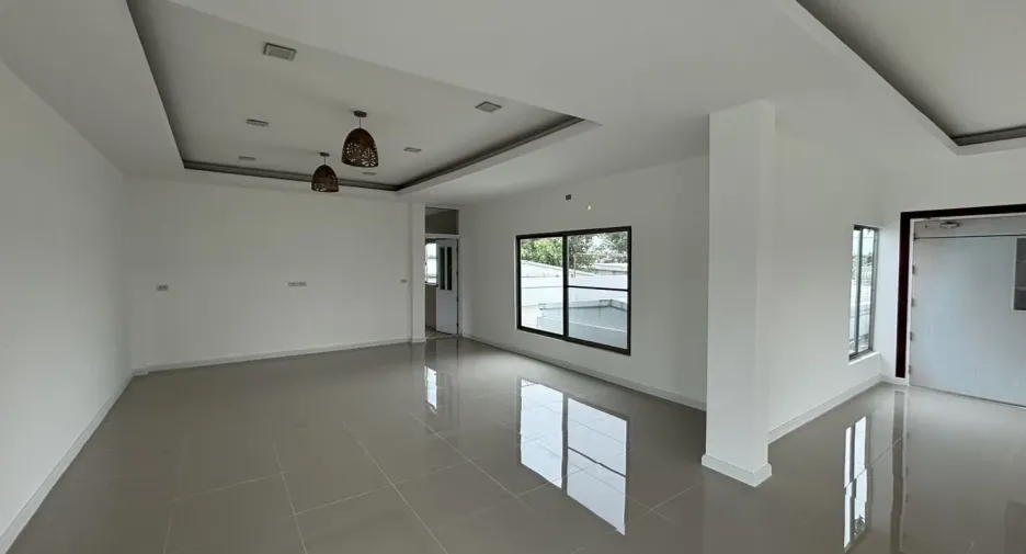 For rent and for sale 3 bedrooms warehouse in Bueng Kum, Bangkok
