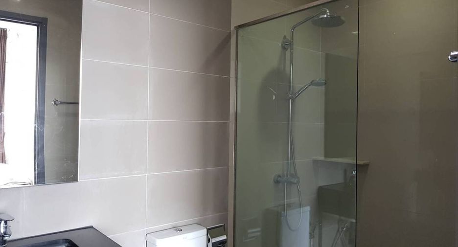 Condo en venta de 2 habitaciones en Khlong Toei, Bangkok
