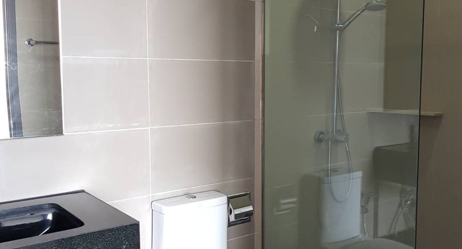 Condo en venta de 2 habitaciones en Khlong Toei, Bangkok