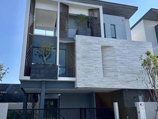 For rent and for sale 4 bedrooms house in Suan Luang, Bangkok