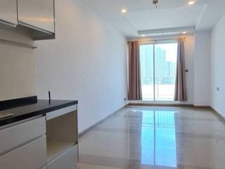 À vendre 1 chambre condo à Huai Khwang, Bangkok