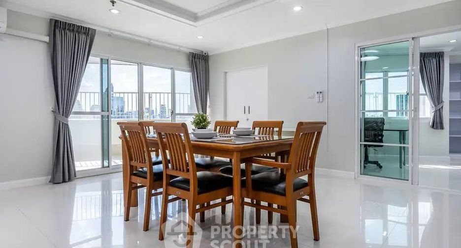For rent 3 bedrooms condo in Watthana, Bangkok
