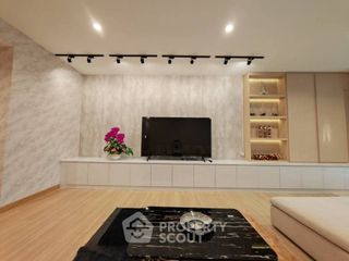 For rent 3 bedrooms condo in Sathon, Bangkok