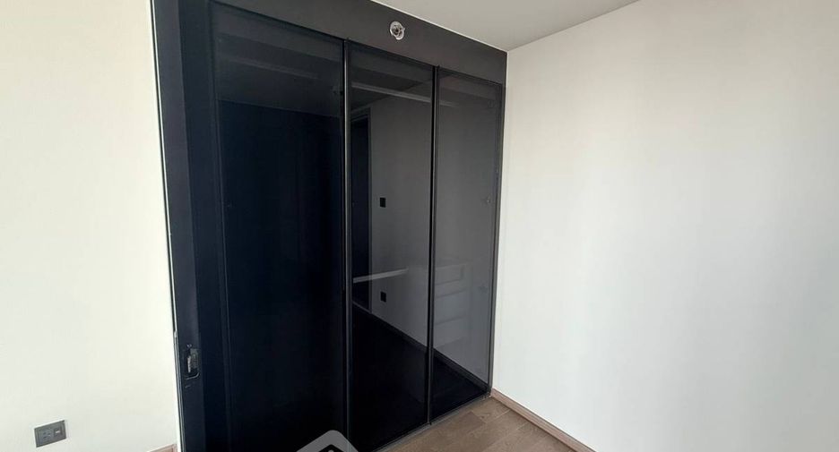 For rent 2 bedrooms condo in Bang Rak, Bangkok