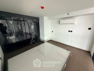 For rent 2 bedrooms condo in Bang Rak, Bangkok