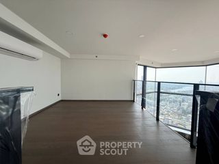For rent 2 bedrooms condo in Bang Rak, Bangkok