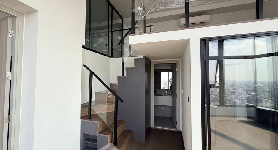 For rent 2 bedrooms condo in Bang Rak, Bangkok